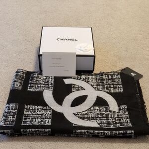 Authentic CHANEL Monochrome Logo Scarf